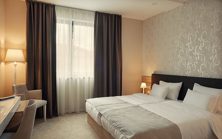 Choosing the Right Hotel Curtains for Cold Climate Areas